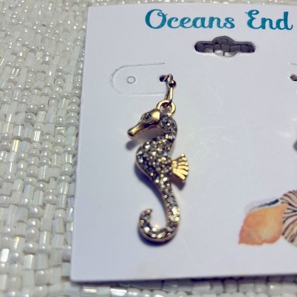 Oceans End Gold Tone Sea Horse Dangle Earrings NWOT - Picture 5 of 5